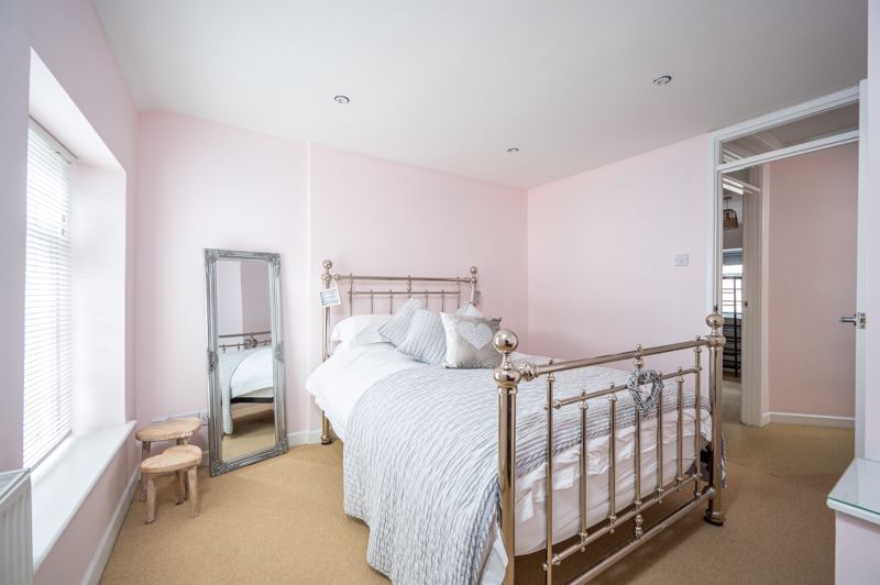 Bedroom- click for photo gallery